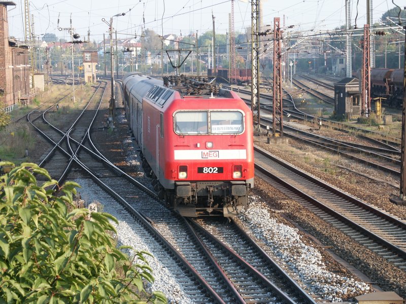 MEG 802 mit Sonderzug in Richtung Leipzig unterwegs am 15.10.05 - noch ohne den weien Balken zwischen den Lampen