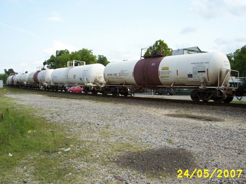 Mehrere amerikanische Kesselwagen am 24.5.2007 in Spring (Texas).