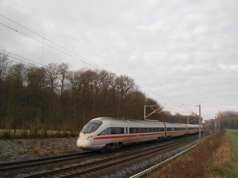 Mein 400. Bild auf Bahnbilder.de!!! Zusehen ist der ICE 33 Hamburg Hbf - Kopenhagen am Morgen des 27.12.08 auf dem Weg nach Lbeck Hbf um dort einen Halt einzulegen. Aufgenommen zwischen Reinfeld (Holst.) und Lbeck Hbf.
