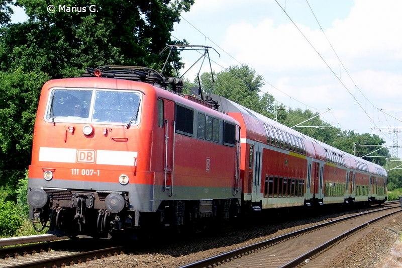 Mein Schatz die 111 007 aufem Weg nach GK^^