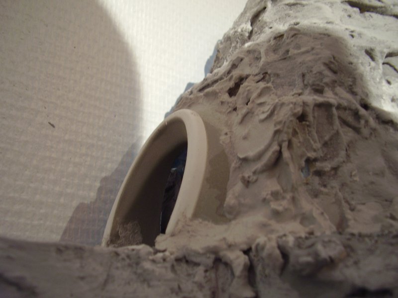 Mein Tunnelportal ist nun im Berg fest, (mit Fugenmasse) ich hoffe das der berg wegen der Fugenmasse nicht auseinander fllt.