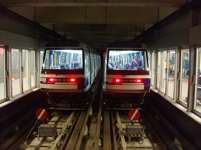 Metro M2 Lausanne, (vorlufige) Endstation Les Croisettes, whrend einer Panne, 28. Dez. 2008