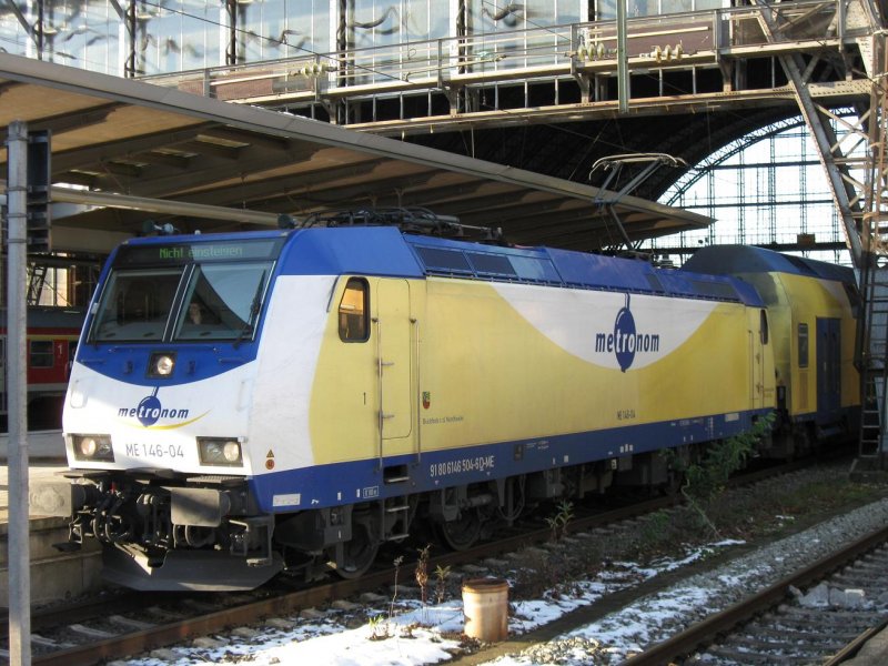 Metronom, ME 146-04 im Hbf. Bremen. (25.11.2008)