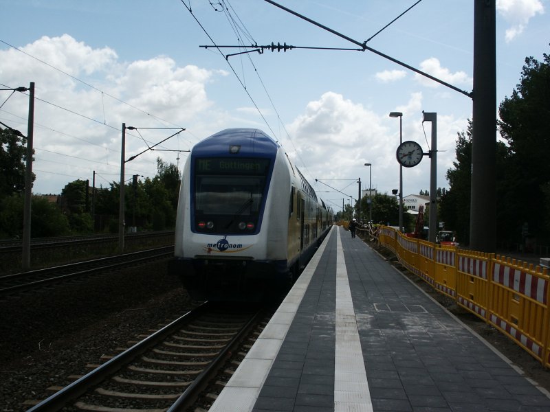 Metronom nach G�ttingen h�lt in Rethen(Leine). Aufgenommen am 22.07.08