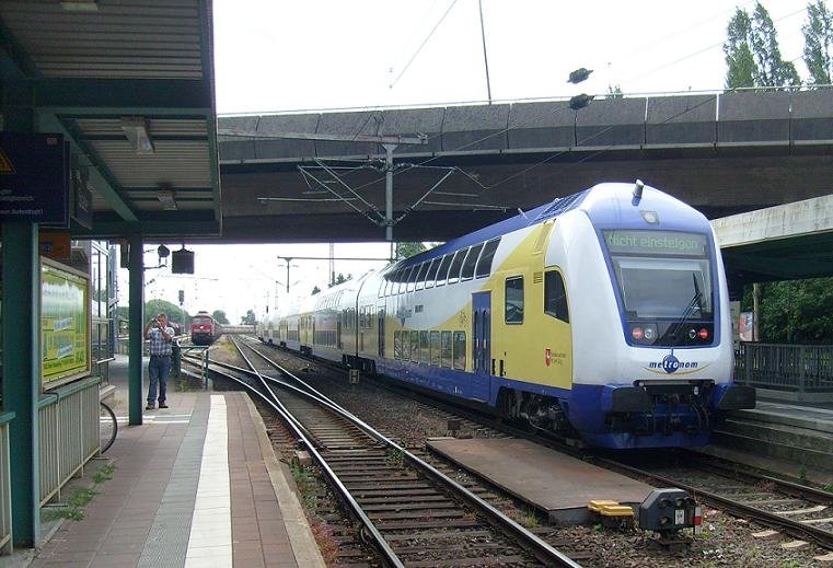 Metronom Steuerwagen in Stade dieser Zug bracht uns dann nach Hamburg-Harburg.