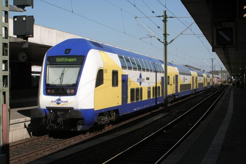 Metronom Steuerwagenansicht. am 1.7.06 im Bahnhof Hannover
