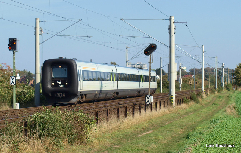 MF 5091 ist am 27.09.09 als EC 238 Kopenhagen - Hamburg Hbf bei Reinfeld (Holst.) Richtung Hansestadt unterwegs.