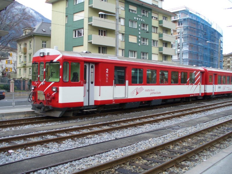 MGB -  2 Kl. Steuerwagen mit Gepckabteil BDt 2241 im Bahnhof von Brig am 10.03.2007
