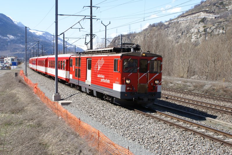 MGB Deh 4/4 II 96 mit dem Regio 550 nach Eyholz, am 29.3.08.