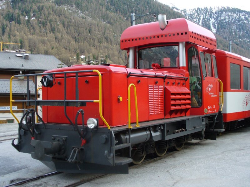 MGB - Disellok Gm 3/3 72 im Bahnhofsareal von Zermatt am 18.04.2007