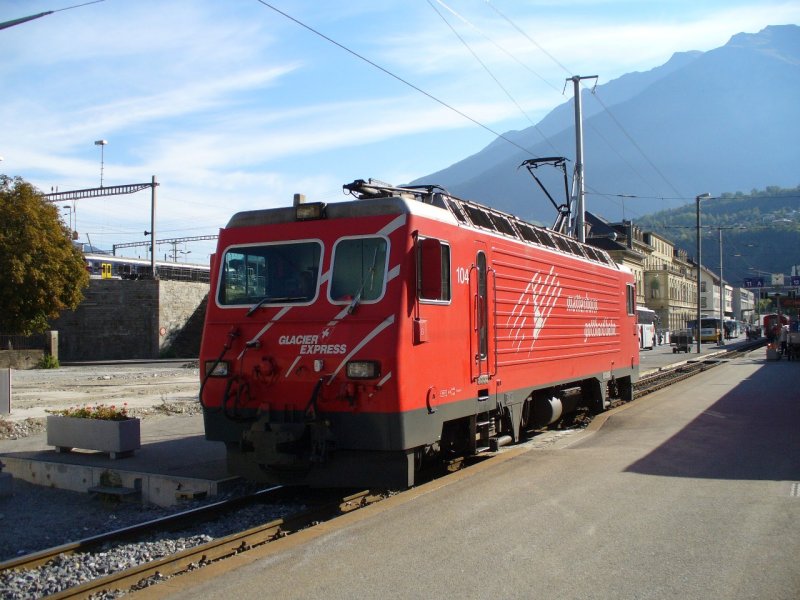 MGB - E-Lok HGe 4/4  104 im MGB Bahnhof von Brig am 20.09.2007