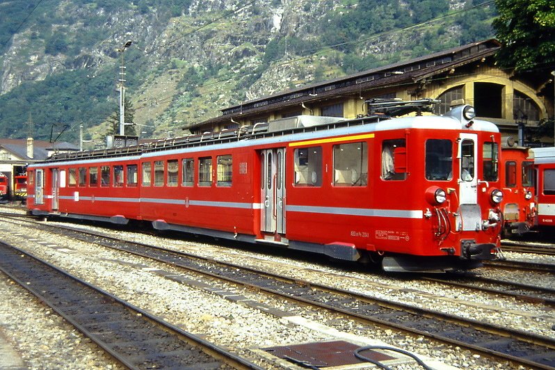 MGB exBVZ - ABDeh 8/8 2041  BRIG  am 23.08.1991 in Brig - 1./2.Klasse Zahnrad-Doppeltriebwagen mit Gepckabteil - Baujahr 1965 - SLM4487/SIG/SAAS - 1176 KW - Gewicht 92,00t - 12/96 Sitzpltze + 60 Stehpltze - Gepckabteil Zuladung 1,00t - LP 36,10m - zulssige Geschwindigkeit A55/Z30 km/h - R4=15.06.1988 - Lebenslauf: ex BVZ ABDeh 8/9 2041 - 2003 MGB ABDeh 8/8 2041 - Hinweis: noch altes BVZ-Logo
