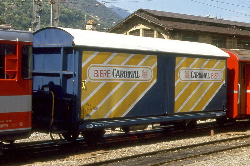 MGB exBVZ - Hbi-vy 2881 am 01.06.1990 in Brig - privater Bierwagen 2-achsig mit 1 offenen Plattform - Baujahr 1985 - ACMV - Gewicht 9,20t - Ladegewicht: 15,00t - LP 9,74m - zulssige Geschwindigkeit km/h 75 - =15.05.1985
