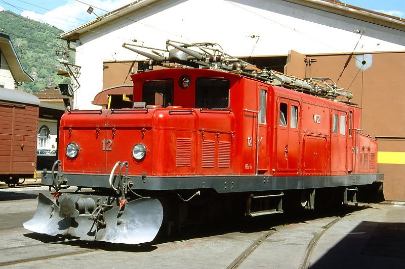 MGB exBVZ - HGe 4/4 I 12 am 22.05.1997 in Visp - Zahnrad-LOKOMOTIVE - Baujahr 1929 - SLM3337/SWS/MFO - 736 KW - Gewicht 46,80t - LP 14,10m - zulssige Geschwindigkeit 45/Z25 km/h - Lebenslauf: ex BVZ HGe 4/4 I 12 - 2003 MGB HGe 4/4 I 12 - 2004 Abbruch
