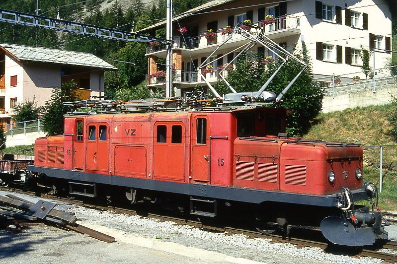 MGB exBVZ - HGe 4/4 I 15 am 02.08.1994 in St.Niklaus - Zahnrad-Lokomotive - Baujahr 1930 - SLM3340/SWS/MFO - 736 KW - Gewicht 46,80t - LP 14,10m - zulssige Geschwindigkeit 45/Z25 km/h - Lebenslauf: ex BVZ HGe 4/4 I 14 - 2003 MGB HGe 4/4 I 15
