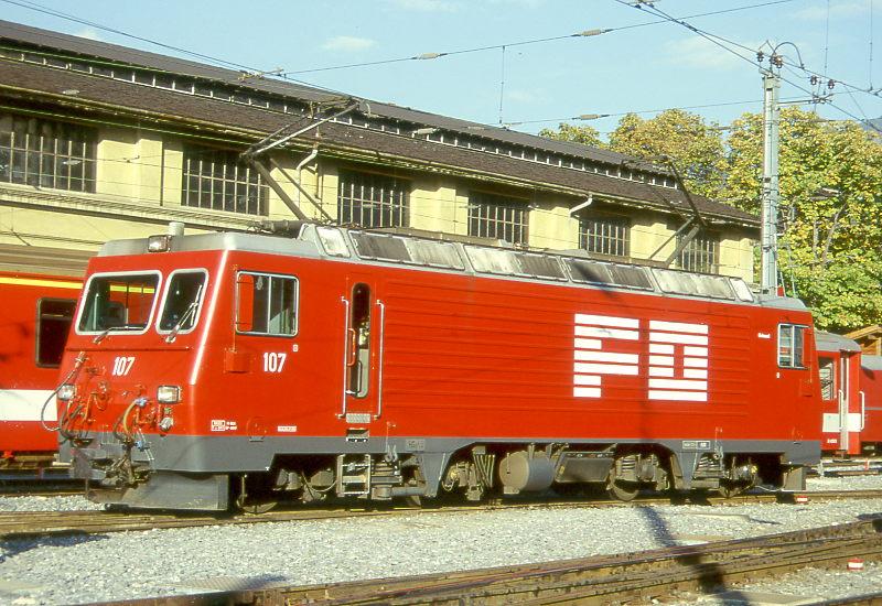 MGB exFO - HGe 4/4II 107 Name: GRIMSEL am 12.10.1996 in BRIG - Zahnrad-LOKOMOTIVE - bernahme 26.07.1989 - SLM5393/BBC - 1836 KW - Gewicht 64,00t - LP 14,78m - zulssige Geschwindigkeit 90/Z30 km/h - Hinweis: noch alte Lackierung
