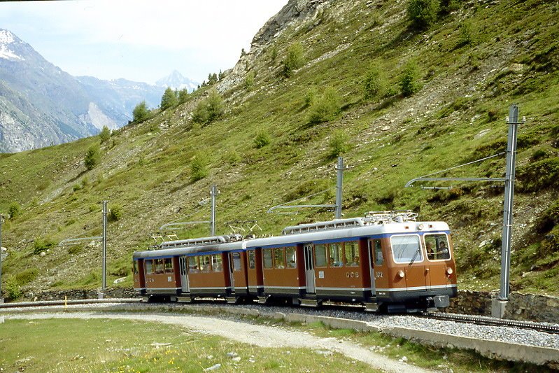 MGB GGB - Regionalzug 231b von Zermatt nach Gornergrat am 29.06.2007 in der 200-Promille-Steigung bei Riffelboden mit Bhe 4/8 3042
