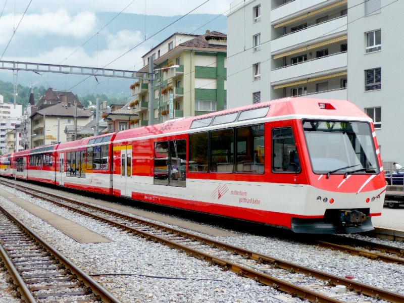 MGB - Triebzug ABDeh 4/10 2013 im Bahnhof Brig am 01.09.2008