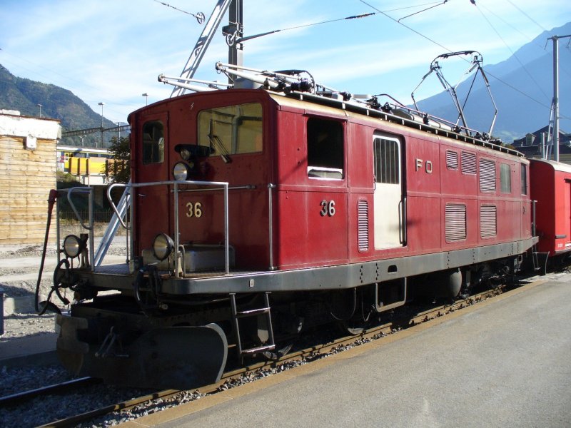 MGB - Zahnrad Oldtimer Hge 4/4 36 bei Rangierarbeiten im MGB Bahnhof von Brig am 20.09.2007