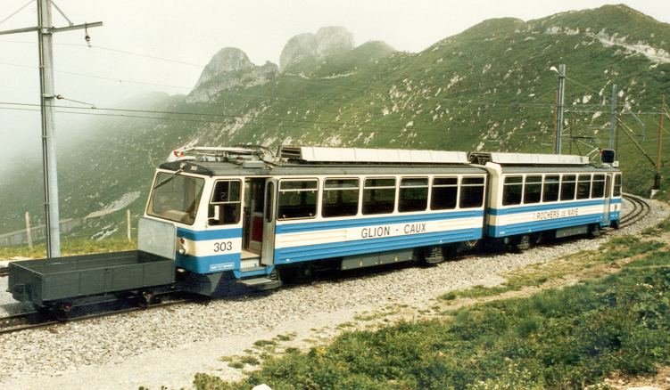 MGN = Montreux - Glion - Roches de Naye - Schmalspur Triebwagen  Beh 4/8 303 Kurz vor dem Endbahnhof auf dem Roches de Naye .. im Juli 1986
