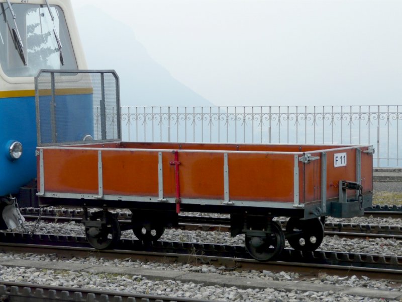 MGN - Vorstellwagen F 11 abgestellt im Bahnhofsareal von Glion am 24.09.2008
