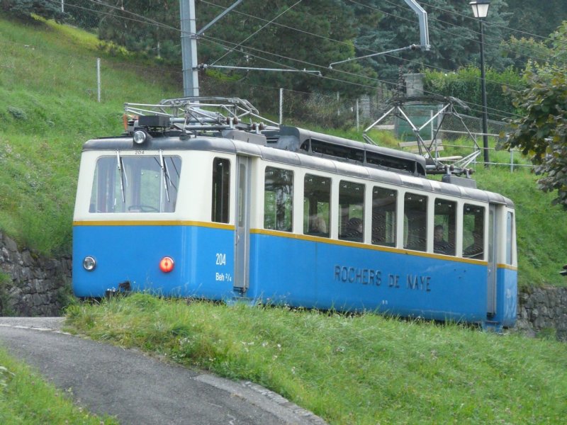 MGN - Zahnradtriebwagen Beh 2/4 204 bei der ausfahrt aus dem Bahnhofsareal von Glion am 24.09.2008