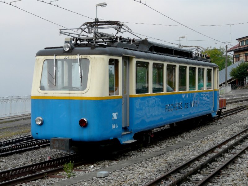 MGN - Zahnradtriebwagen Beh 2/4 207 abgestellt im Bahnhofsareal von Glion am 24.09.2008
