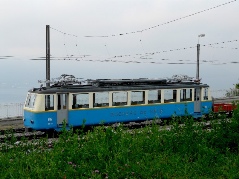 MGN - Zahnradtriebwagen Beh 2/4 207 abgestellt im Bahnhofsareal von Glion am 24.09.2008