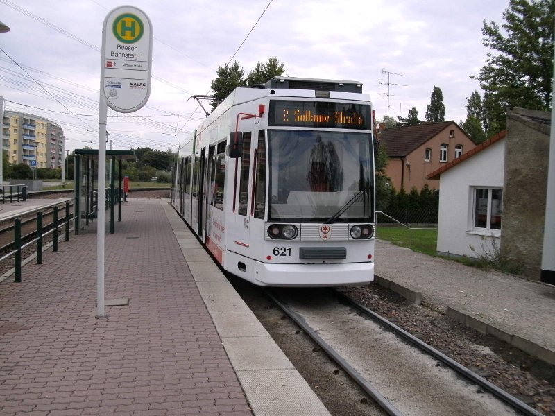MGT6D Tw 621 macht zur Zeit Werbung fr die Wohnungsgesellschaft Frohe Zukunft. Am 20.Juli 2008 an der Endhaltestelle Beesen