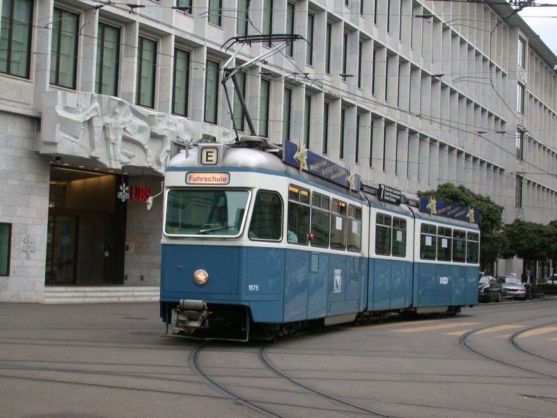 Mirage Be 4/6 1675 auf Schulungsfahrt am Paradeplatz in Zrich.
(03.10.2006)