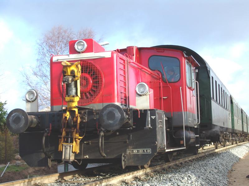 Mit der 333 670-8 wurde der historische Traditionszug von Graal-Mritz nach Rvershagen gezogen.(18.12.04)