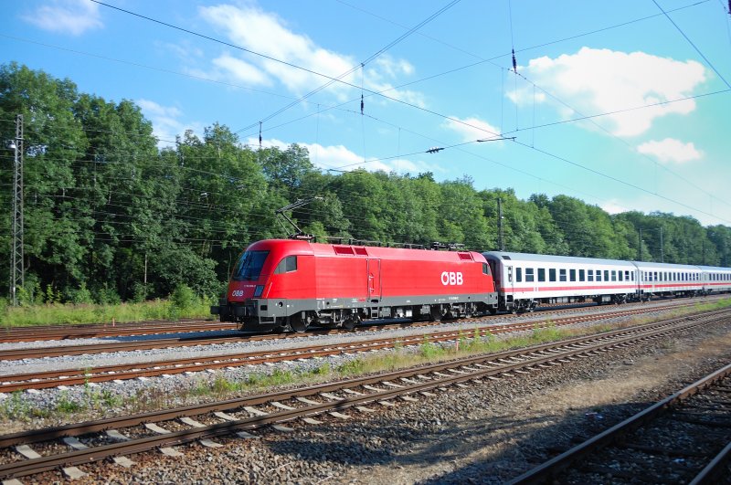 Mit am Wohlsten fhlt sich der BB-Taurus am Pendler-IC 2094 Mnchen - Ulm. Tglich abzulichten kurz vor 18:00 UIhr in Neuoffingen. 30.06.08 .
