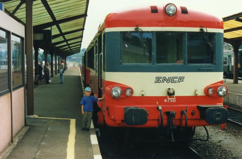 Mit dem 628 299 (anderes Bild) wurde bis Zur Grenze gefahren, und von dort weiter mit dem SNCF Treibwagen bis nach Saargemnd (Bild).