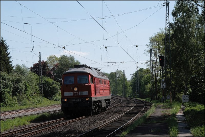 Mit Diesel zufahren wird immer teurer.... auch fr die Bahn. 232 403 durchfhrt als Tfzf von Schwerte(Ruhr) komment den ehemaligen Bahnhof Westhofen Richtung Hagen. (10.05.2008)

