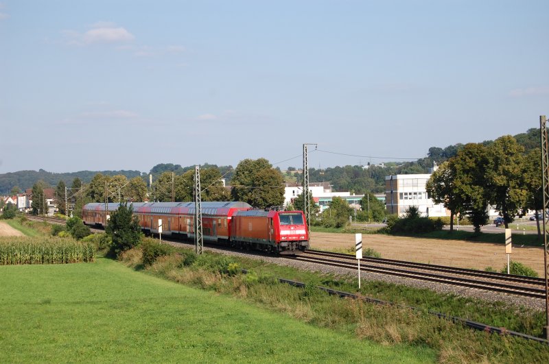 Mit diesem Bild von 146 209-2 m�chte ich die Bildserie von unserem Ansitz bei km 30 der Filsbahn am 6.8.2009 beenden.