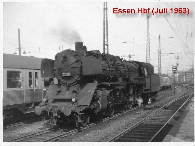 Mit einer einfachen Box fr damals 10 DM gelang in Essen Hbf eins meiner ersten Eisenbahnfotos.