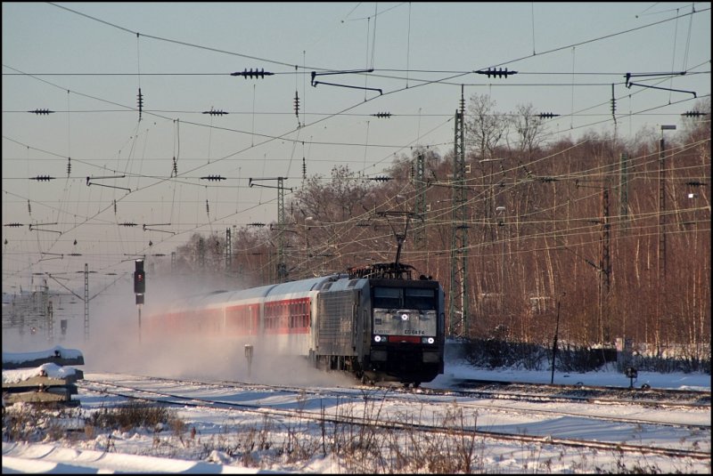 Mit fast abgefrorenen Fen konnte die E189 090 CNL 420/1300  Eridanus/Apus , Milano Centrale - Dortmund Hbf, bei Ehrenfeld abgelichtet werden. (06.01.2009)
