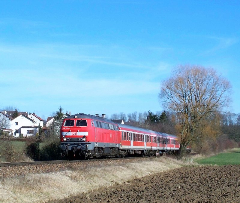 Mit rund 120 km/h rast 218 481 bei Bad Wimpfen Hohenstadt ihrem nchsten Halt, Bad Rappenau, entgegen, 09.02.08.