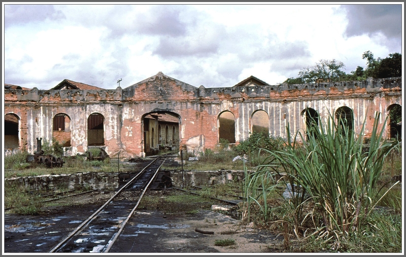 Mitten in der dachlosen Rotonde befindet sich die Drehscheibe. (Archiv 03/1979)