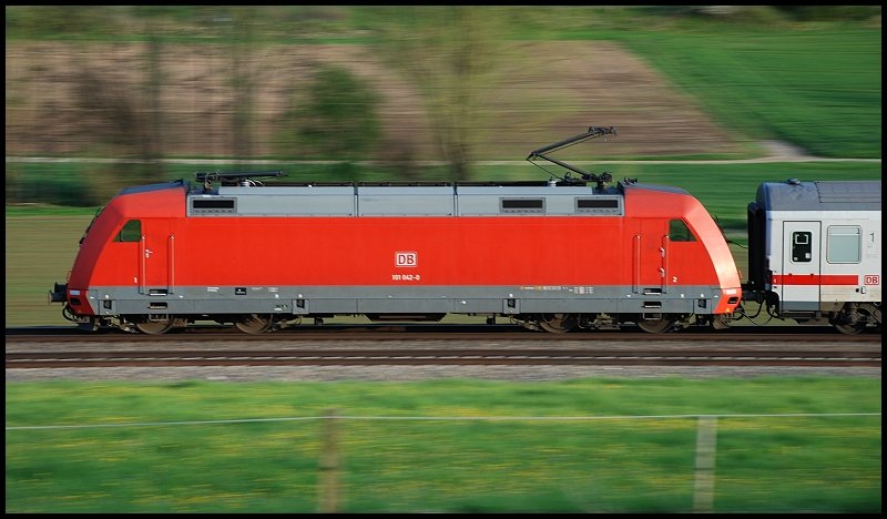 Mitzieher der 101 042. Der Zug fuhr nach Salzburg. Aufgenommen am 01.Mai 2008 bei Ursrping.