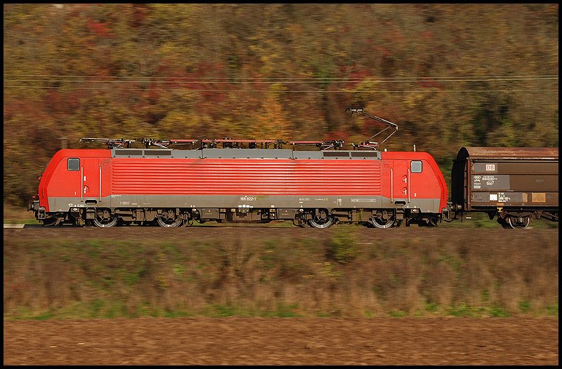 Mitzieher der 189 022. Aufgenommen am 25.Oktober 2008 bei Karlstadt.