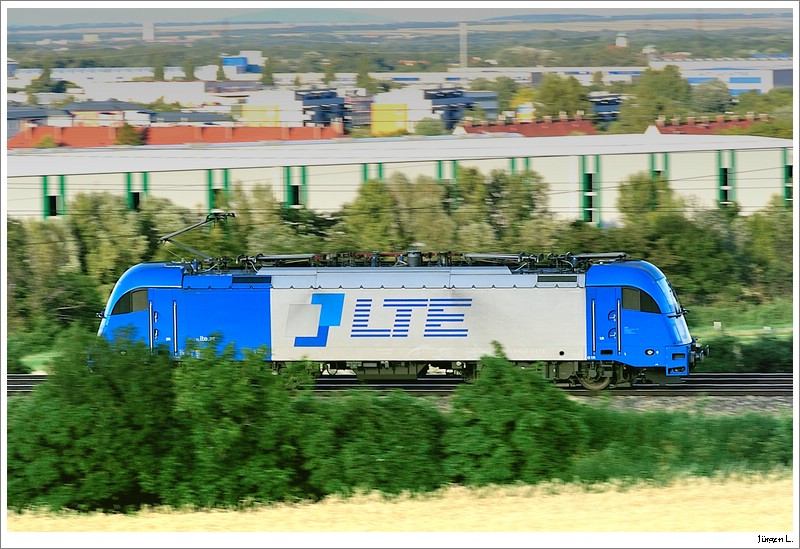 Mitzieher der als Lokzug von Wien/Liesing nach Mrzzuschlag fahrenden LTE 1216.910, 12.07.2009.