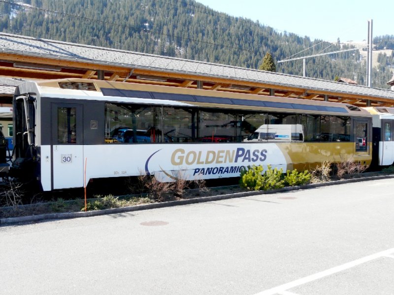 MOB / GOLDEN PASS  - Salon Personenwagen 2 Kl.mit Gepckabteil BDs 224 im Bahnhof von Zweisimmen am 29.03.2008