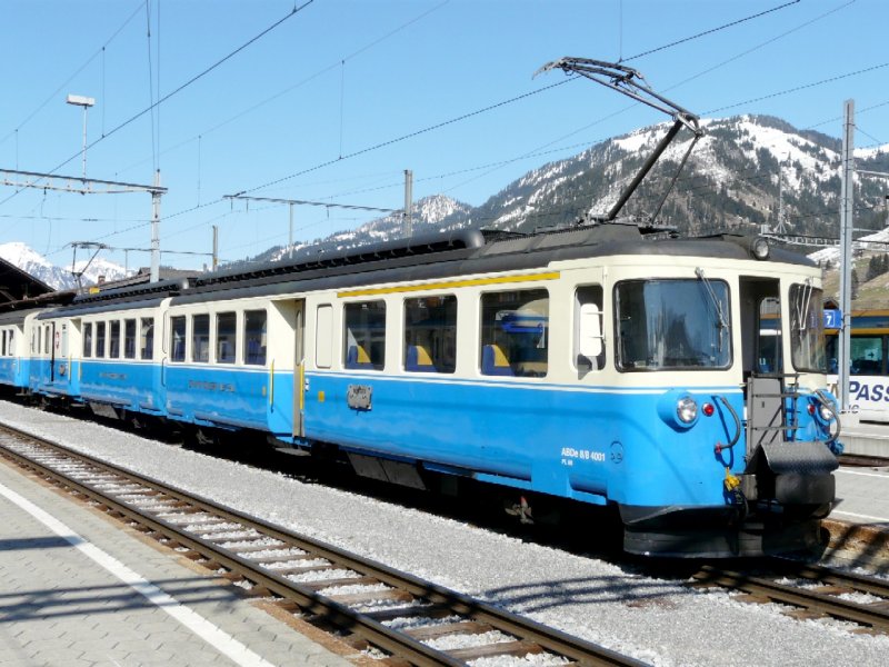 MOB - Triebwagen ABDe 8/8 4001 in Bahnhof von Zweisimmen am 29.03.2008