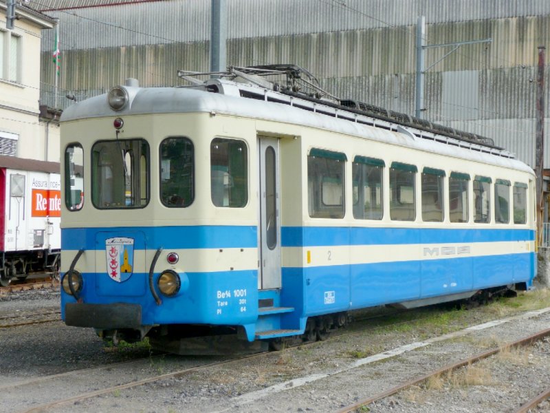 MOB - Triebwagen Be 4/4 1001 im MOB Bahnhofsareal von Montreux am 01.09.2008