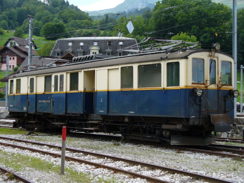 MOB - Triebwagen De 4/4 28 im Bahnhofsareal von Montbovon am 29.07.2007