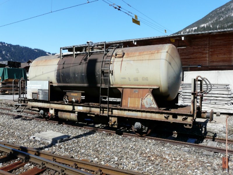 MOB - Zisternenwagen / Dienstwagen X 29 abgestellt im Bahnhofsareal von St.Stephan am 29.03.2008