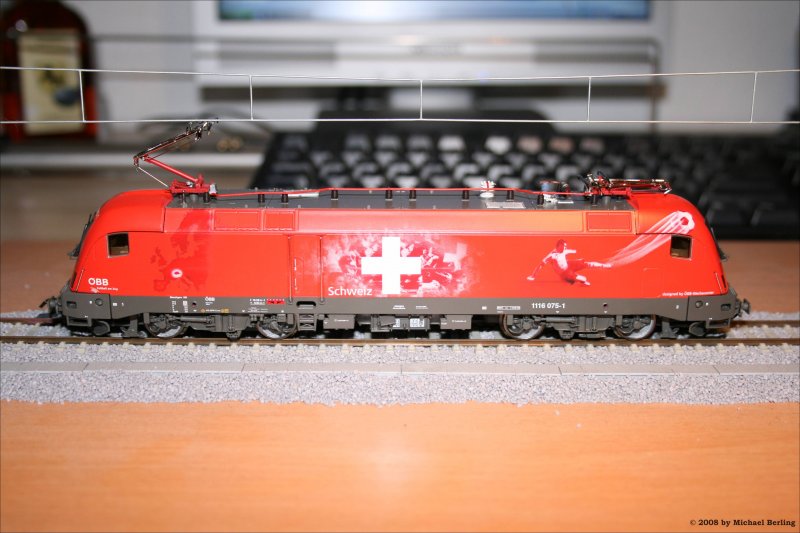 Modell-Lok 1116 075-1 im Schweiz-Design, hergestellt von Roco. BB-Werbecenter GmbH 