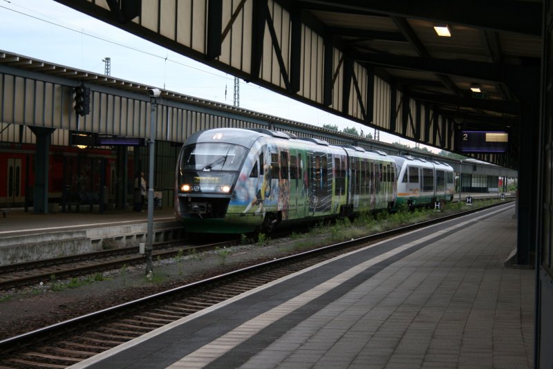 Morgens 5Uhr56 in Zwickau.Pnktlich startet der VX bestehend aus VT04 und VT23 seine Reise nach Berlin(Zoo).24.05.09.