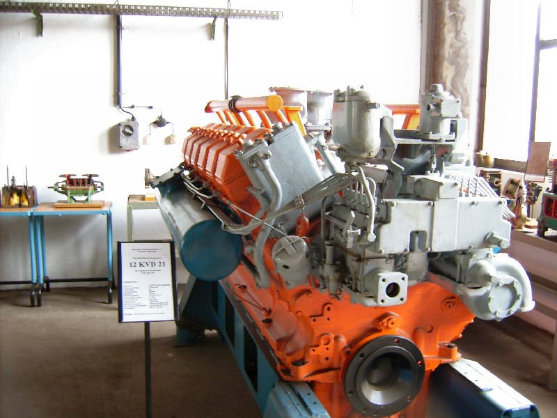 Motor 12KVD21 der in den Diesellokbaureihen 345(105) und 346(106)sowie202(110) verbaut